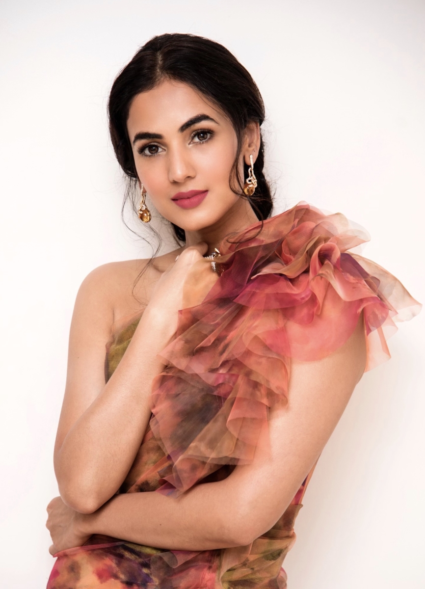 Sonal Chauhan at Filmfare 2019 (6) Sonal Chauhan at Filmfare 2019 (6)